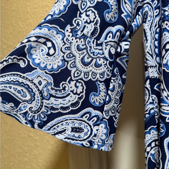 Blue Paisley Bell Sleeve Women's Top - Picture 3 of 4